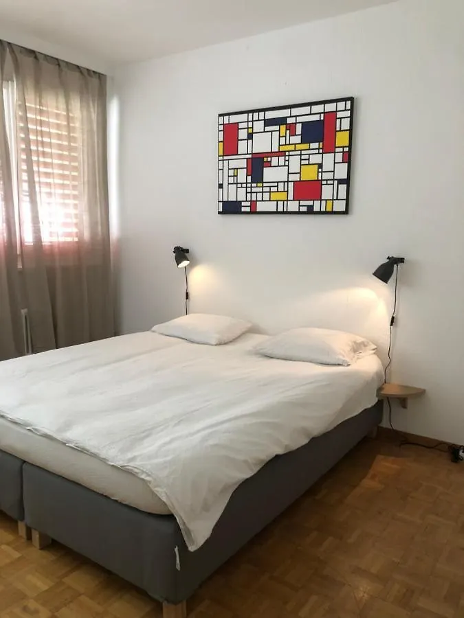 Central 2 Bedroom Flat In Heart Of Eaux-Vives Genf 0*,